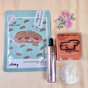 🌸 2/$25 Makeup Beauty Lot — Revolution Silver Liquid Highlighter with Face Mask